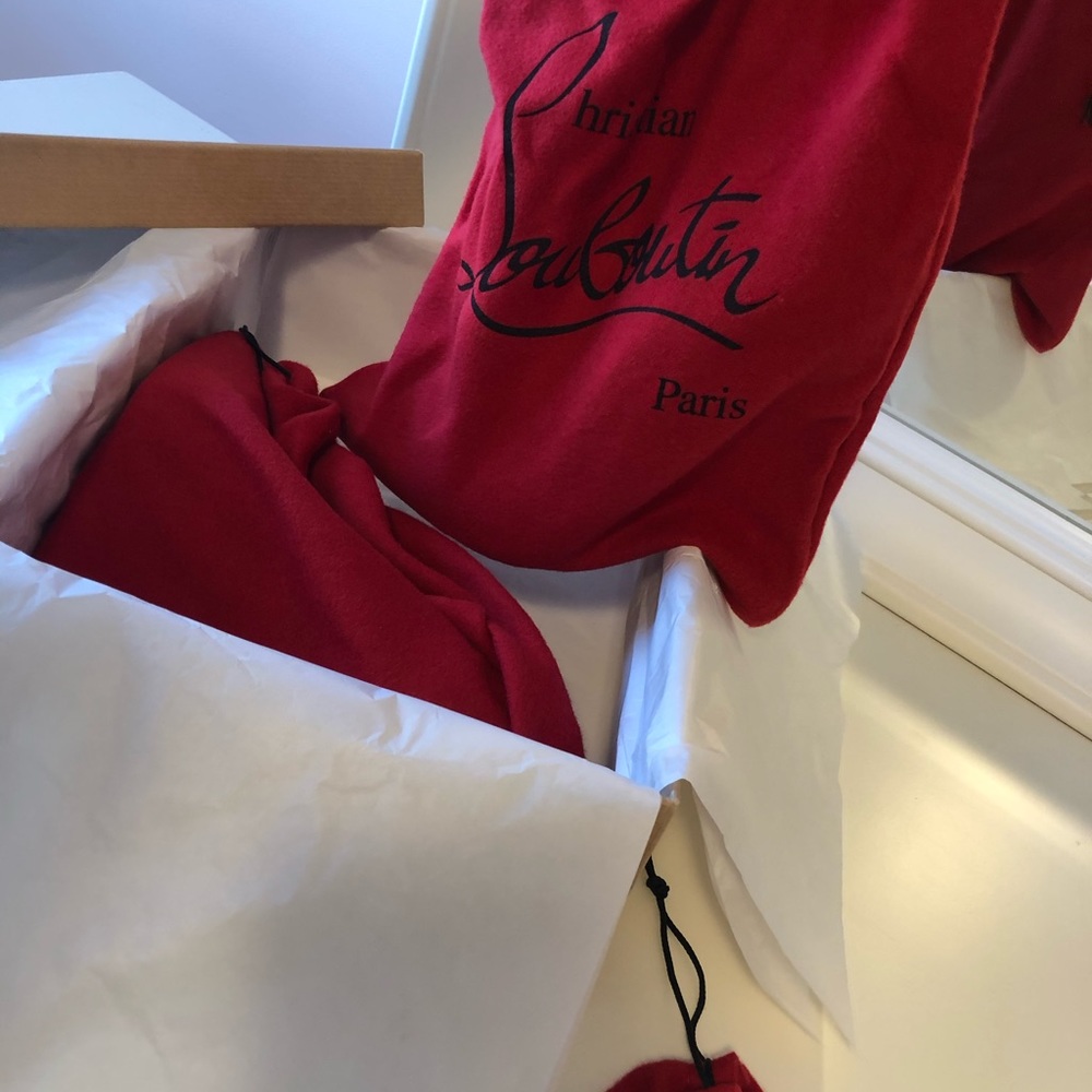 So Kate Velours 💄 - Picture 9 of 11